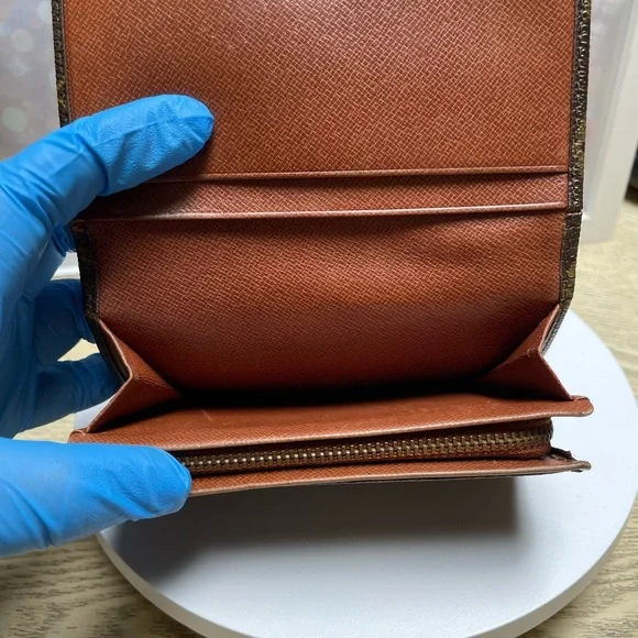 Authentic Louis Vuitton Monogram Wallet - Picture 5 of 5